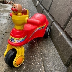 アンパンマン三輪車の中古が安い！激安で譲ります・無料で