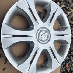 日産純正14インチホイール　キャップ　カバーの画像