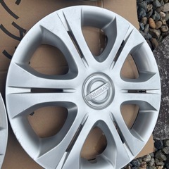 日産純正14インチホイール　キャップ　カバーの画像
