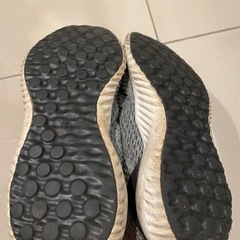 Adidas alpha bounce スニーカーの画像