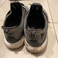 Adidas alpha bounce スニーカーの画像
