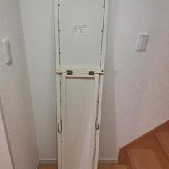 木製スタンドミラーの画像