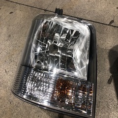 64v  エブリイヘッドライト　美品値段交渉ＯＫの画像