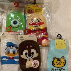 使い捨てエプロン、靴下の画像
