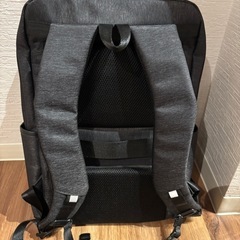 ビジネスリュック　バッグ　グレーの画像