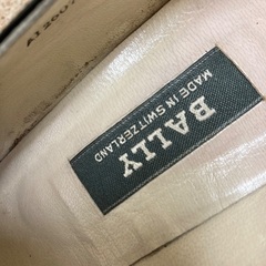 BALLY🔴パンプスの画像