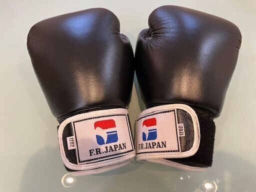 ボクシンググラブ　12オンス　黒・赤セットになります。