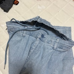 メンズ　パンツ　薄いデニムの画像