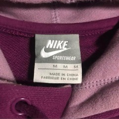 NIKEとフィラのパーカー セットの画像