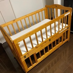 ベビーベッドの画像