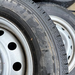 トラック　ホイールタイヤ　スタッドレス　の画像