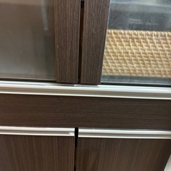 【取引中】食器棚　ニトリ　ブラウン　ウォールナットの画像