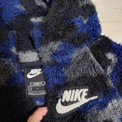 Nike フリースパーカー 140cm　男の子　キッズ　の画像
