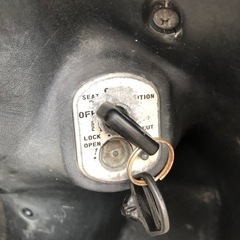 【問い合わせ中】HONDA DIO(2スト)写真に載ってるショボいヘルメット付きの画像