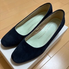 【AKAKURA】本革スクエアトゥパンプス／22.5cm ネイビー