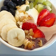 一緒にアサイーボウル食べに行きませんか？😆🍓🍌🥝✨