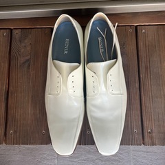 BENIR 白レザー ドレスシューズ　中古美品26cm少しキズが...