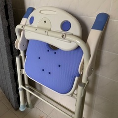 折りたためる介護用の風呂椅子