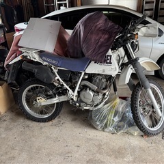 SUZUKI ジェベル　低走行
