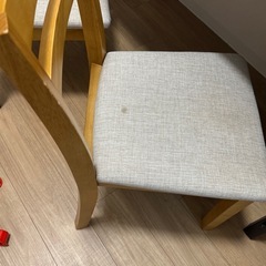 テーブル、椅子セットの画像