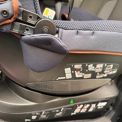 【取引中】エールべべ チャイルドシート 新生児からの画像