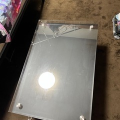 ガラステーブル