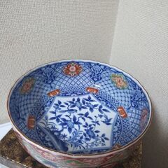 未使用！美濃焼25.5㎝　庫山窯　染錦 花鳥　大鉢　輪花鉢　盛り鉢　菓子鉢の画像