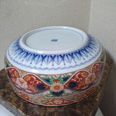 未使用！美濃焼25.5㎝　庫山窯　染錦 花鳥　大鉢　輪花鉢　盛り鉢　菓子鉢の画像
