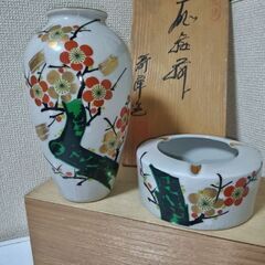 未使用　九谷焼き　清峰窯　花瓶　灰皿　綺麗な貫入（ひび割れ現象）の画像