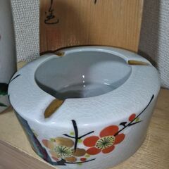 未使用　九谷焼き　清峰窯　花瓶　灰皿　綺麗な貫入（ひび割れ現象）の画像