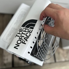 大掃除中　アウトドアのセットの画像