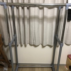 【お取引決定】ハンガーラック グレー キャスター付き※難ありの画像