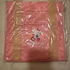 キティーちゃんスクエアバックになります！