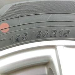 アルミホイールとiceGuardのスタッドレスタイヤの画像