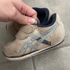 asics スクスク　シューズの画像