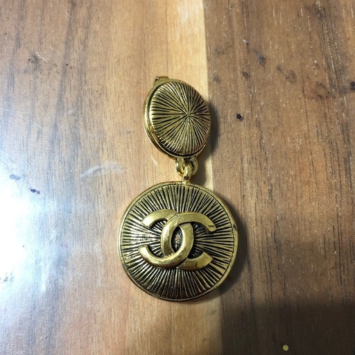 イヤリング片方しかありません。