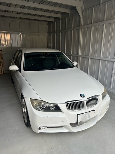 BMW    320i