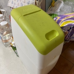 おむつ専用のゴミ箱