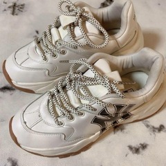 NY ニューヨークヤンキース 厚底べ ースボール ロゴスニーカー