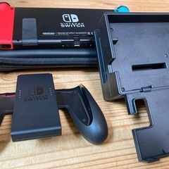 Nintendo Switch本体　ケース付き の画像