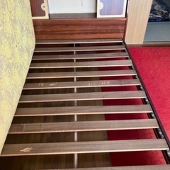 ダブルベッド (幅140cm)