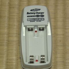 完動品！単3、単4充電池用充電器の画像
