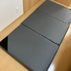 『引き取り決定』ニトリ高反発三つ折りマットレス厚さ8㎝