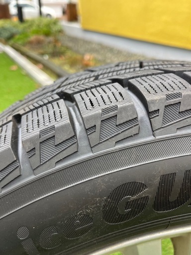 YokohamaiceGUARD IG50 PLUS15インチスタッドレスタイヤ