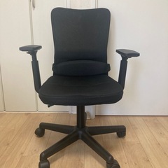 ニトリ　ワークチェアNターゲット　黒の画像