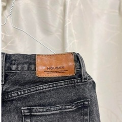 moussy フレアデニムの画像