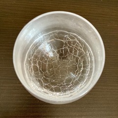 揺れるコップ　ガラスコップの画像