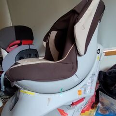《値下げ中》チャイルドシート《エールベベ AILEBEBE》の画像