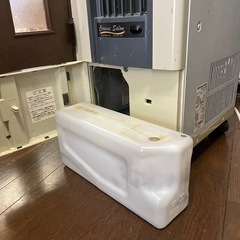 コロナ　セラミックサロン　冷房、除湿、送風、暖房　多機能モデル
の画像