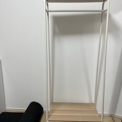 【引取り御礼に500円】ハンガーラックの画像